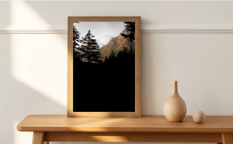 Natural oak in sunlight: An oak frame leaning on a console, no mount.